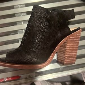 Vince Camuto heeled peep toe bootie